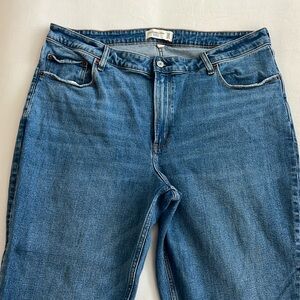 A&F Medium Wash Slim Leg Denim